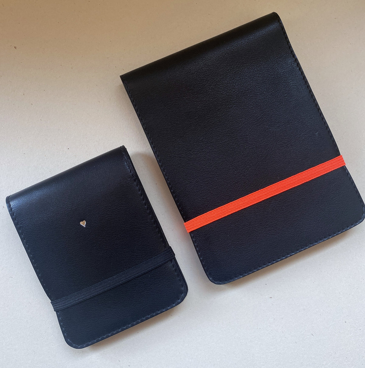 Blocs-notes en cuir rechargeable et personnalisable - Le cadeau déconnecté